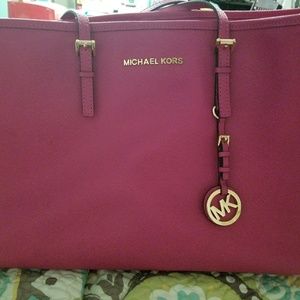 Michael Kors Jey Set Travel